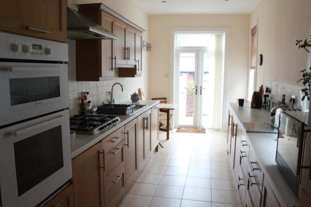 Woodland Guesthouse Дарлингтон Экстерьер фото