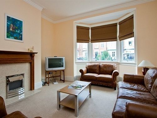 Woodland Guesthouse Дарлингтон Экстерьер фото